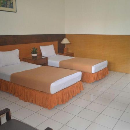 Hotel Aneka Baru Sleman  Extérieur photo