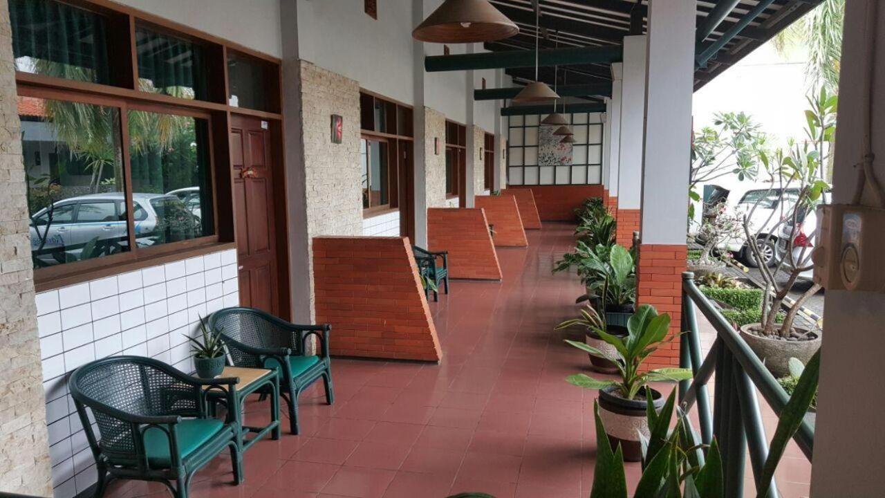 Hotel Aneka Baru Sleman  Extérieur photo