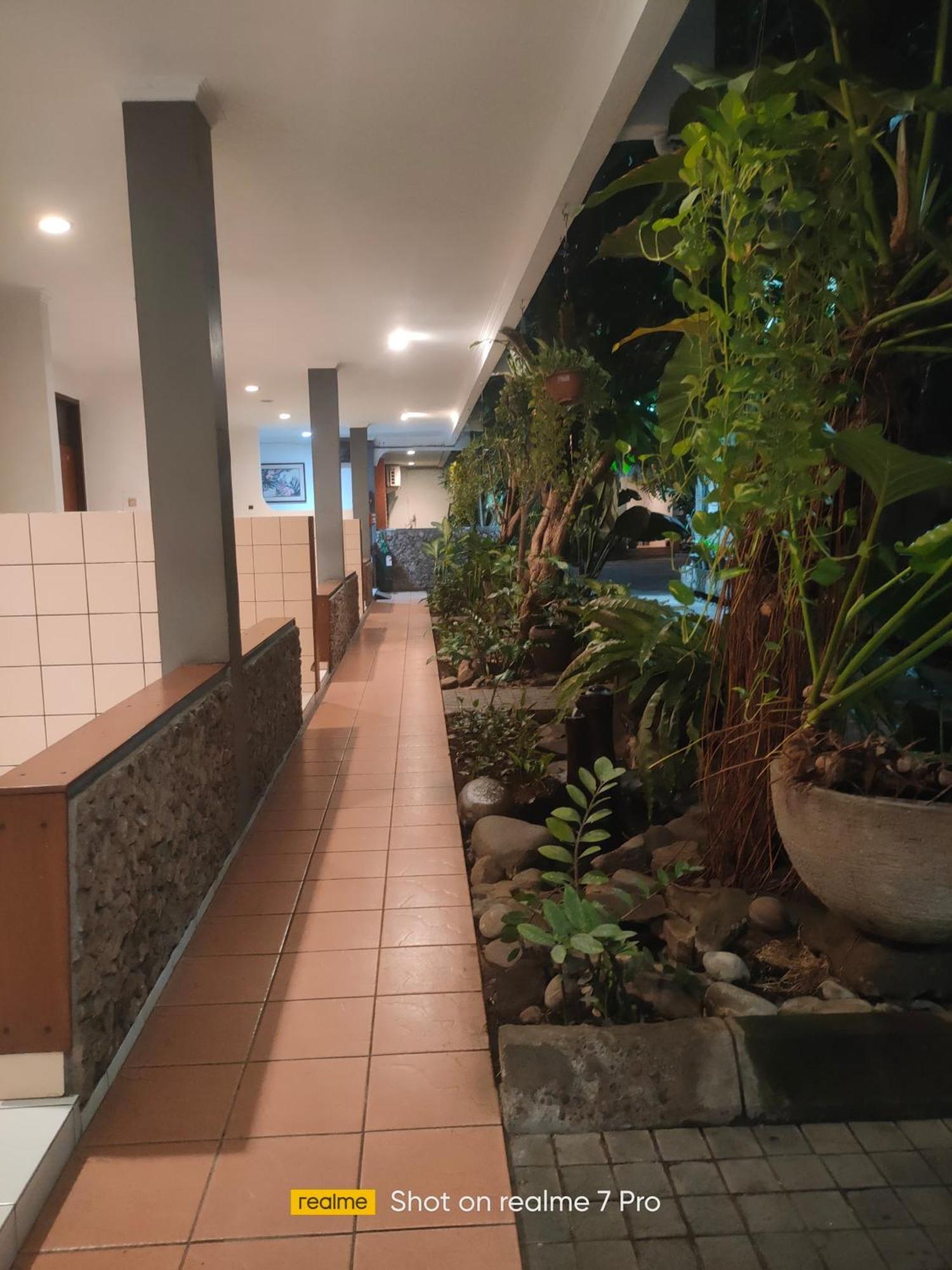 Hotel Aneka Baru Sleman  Extérieur photo