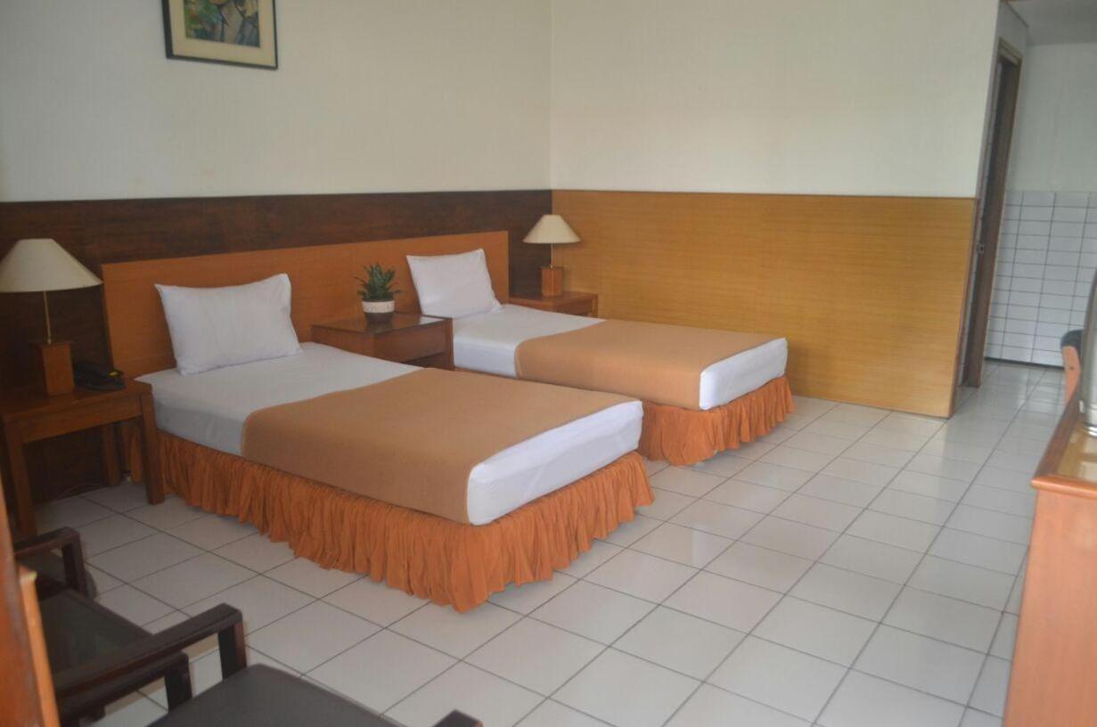 Hotel Aneka Baru Sleman  Extérieur photo